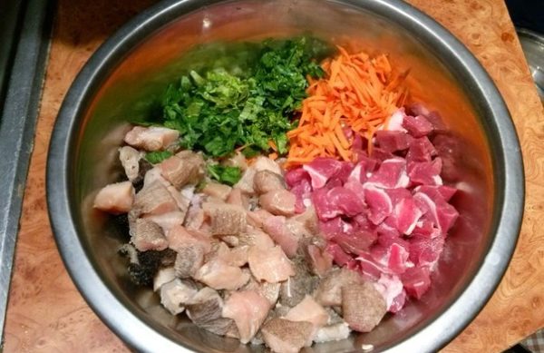 Миска с едой для собаки Миска с едой для собаки